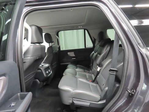 Used 2025 Ford Expedition Active AWD/4WD image 14