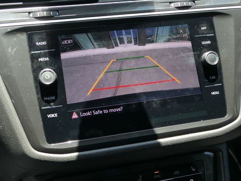 Used 2024 Volkswagen Tiguan SE FWD image 20