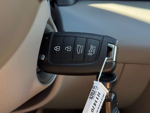 Used 2026 Hyundai Elantra SE FWD image 27