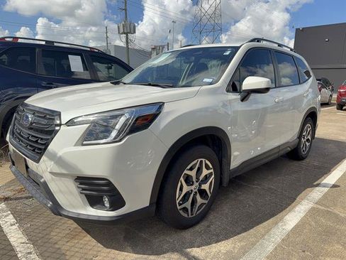 Certified 2024 Subaru Forester Premium AWD/4WD image 1