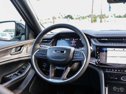 New 2026 Jeep Grand Cherokee Limited AWD/4WD image 18