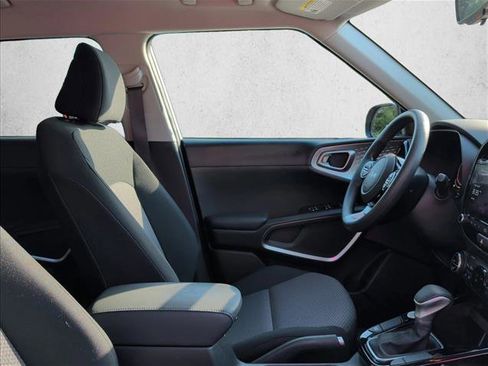 Used 2025 Kia Soul S FWD image 23