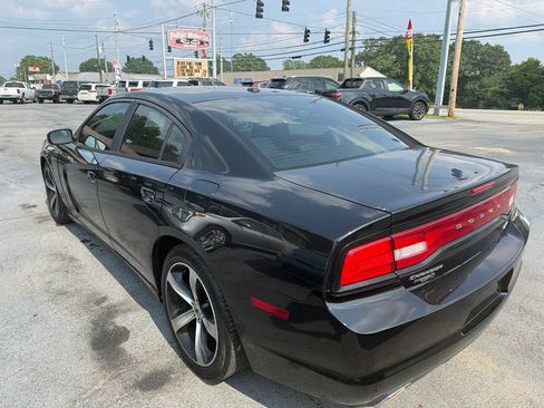 Used 2014 Dodge Charger R/T RWD image 4