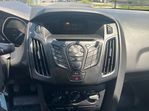 Used 2014 Ford Focus S FWD image 11