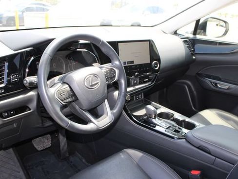 Certified 2024 Lexus NX 250 FWD image 12