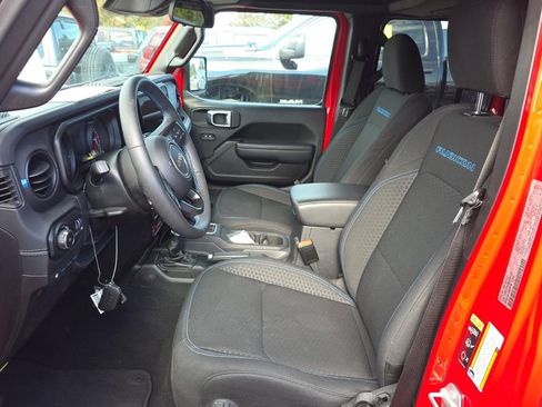 Certified 2025 Jeep Wrangler Unlimited Rubicon 4xe w/ Convenience Group image 3