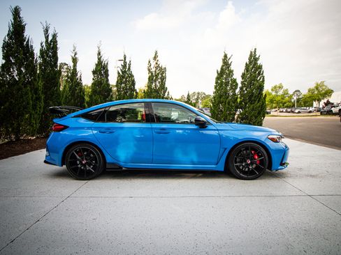 Used 2025 Honda Civic Type R image 11