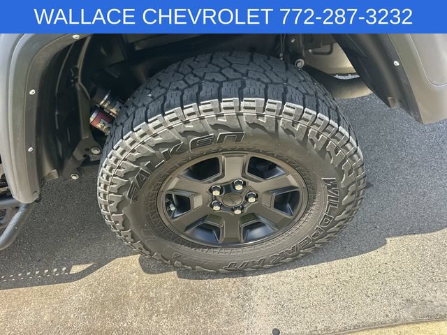 Used 2023 Jeep Gladiator Mojave AWD/4WD image 9