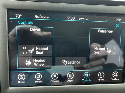 Used 2020 Chrysler Pacifica Touring w/ Tire & Wheel Group FWD image 35