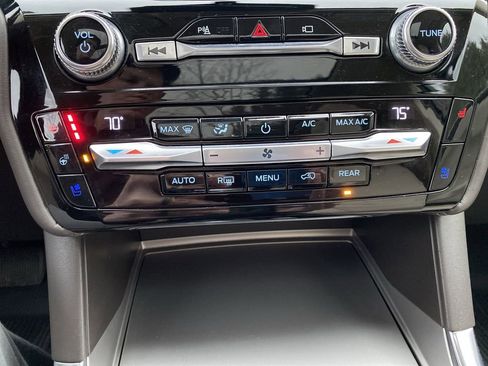 Used 2021 Ford Explorer Platinum w/ Equipment Group 601A image 25