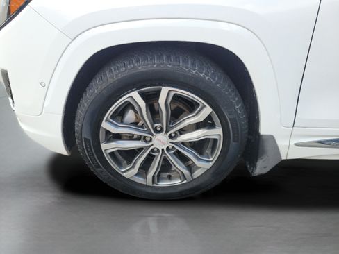 Used 2019 GMC Terrain Denali w/ Advanced Safety Package AWD/4WD image 30