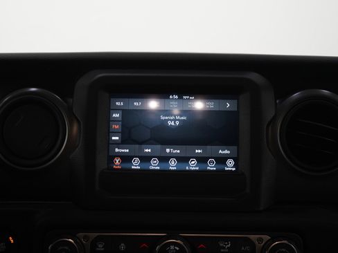 Used 2023 Jeep Wrangler Unlimited w/ Cold Weather Group AWD/4WD image 15