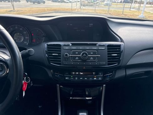 Used 2017 Honda Accord Sport image 17