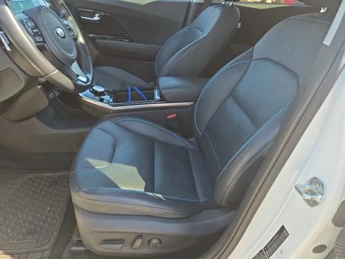 Used 2020 Kia Niro EX Premium image 6