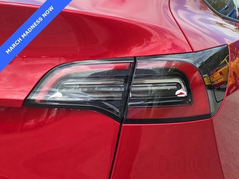 Used 2022 Tesla Model Y Long Range image 8