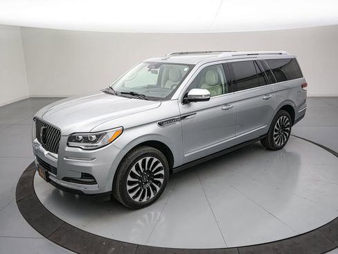 Used 2022 Lincoln Navigator L Black Label AWD/4WD image 9
