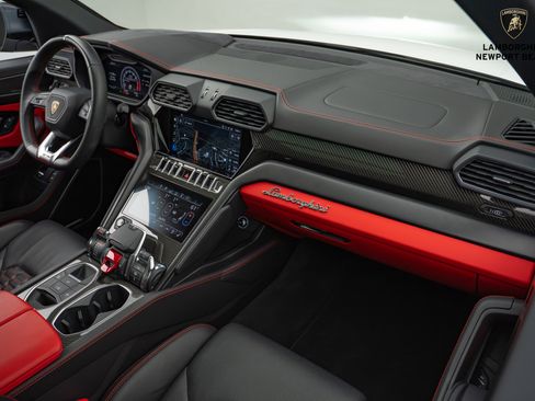 Used 2021 Lamborghini Urus AWD/4WD image 20