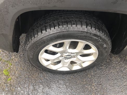 Used 2016 Jeep Renegade Latitude w/ Cold Weather Group image 2