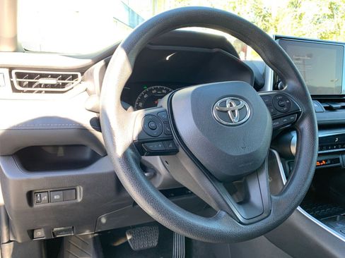 Used 2025 Toyota RAV4 LE image 33