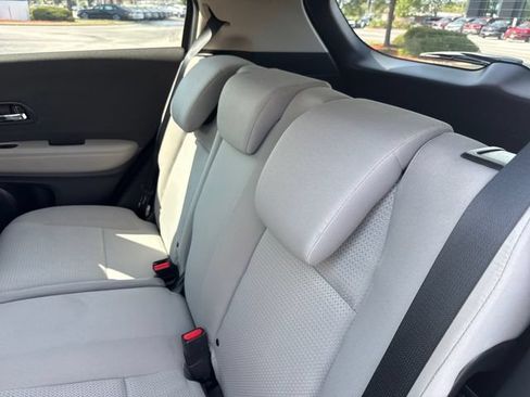 Used 2022 Honda HR-V LX image 18