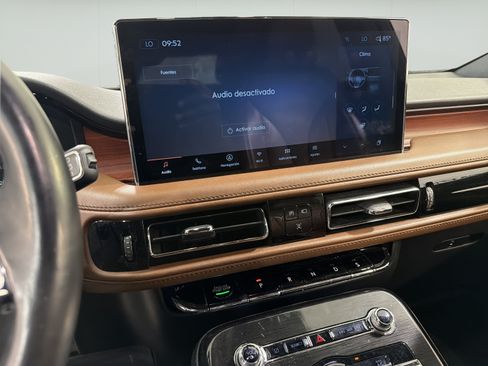 Used 2022 Lincoln Nautilus Reserve w/ Luxury Package FWD image 18