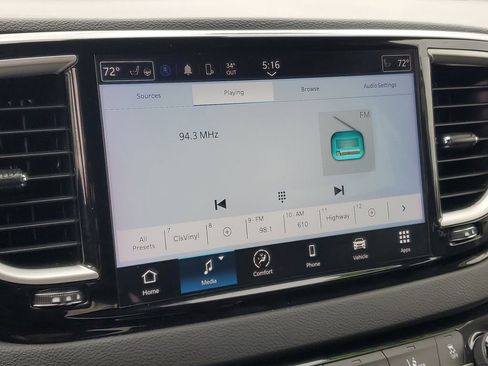 Used 2023 Chrysler Pacifica Touring-L FWD image 19
