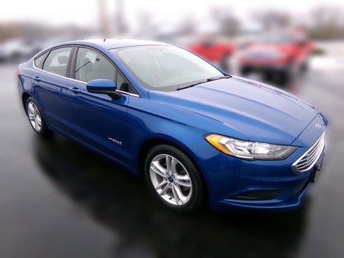 Used 2018 Ford Fusion SE image 1