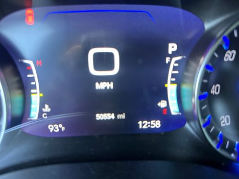 Used 2025 Chrysler Pacifica Limited FWD image 18
