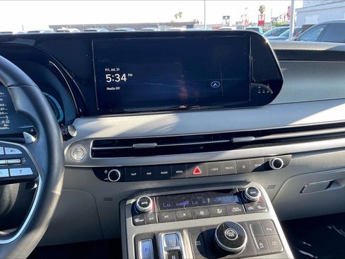 Used 2025 Hyundai Palisade SEL FWD image 6