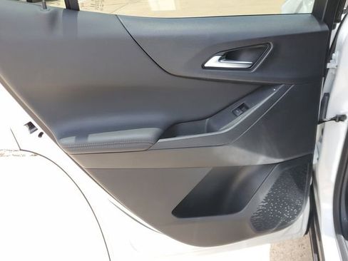 Used 2026 Chevrolet Equinox LT FWD image 11