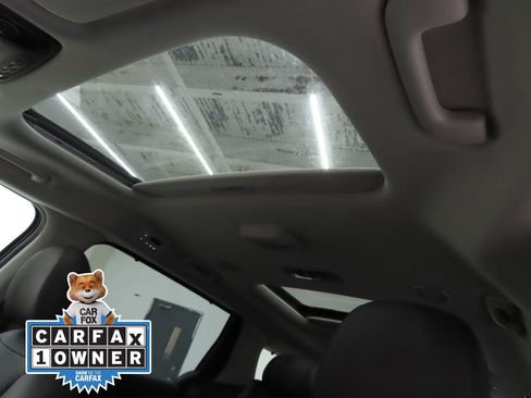 Used 2025 Kia Carnival SX Prestige image 18