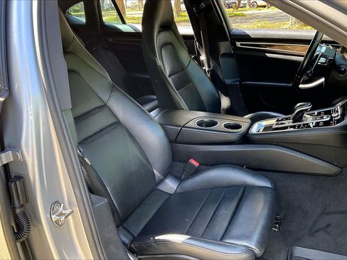 Used 2017 Porsche Panamera 4S image 27