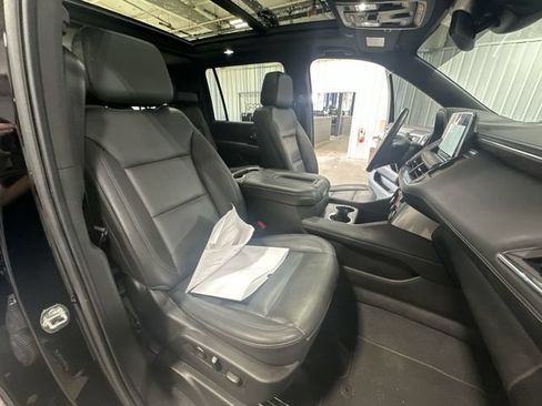 Used 2023 Chevrolet Suburban Z71 w/ Z71 Off-Road Package AWD/4WD image 32