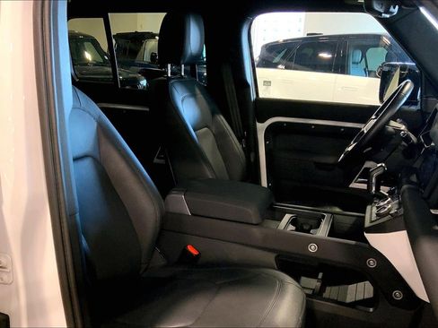 Used 2023 Land Rover Defender 110 S image 8