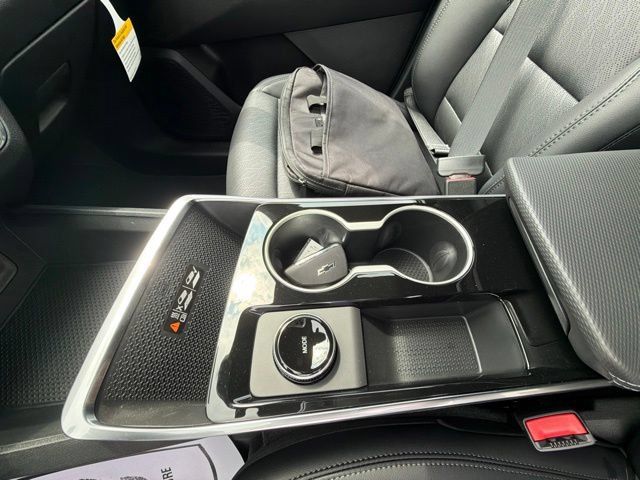 New 2027 Chevrolet Equinox LT w/ Convenience Package II FWD image 24
