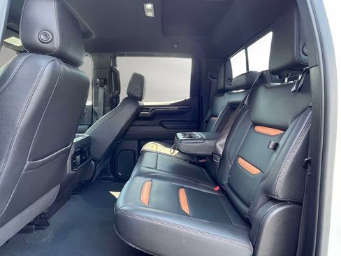 Used 2022 GMC Sierra 1500 AT4 w/ AT4 Premium Package AWD/4WD image 11