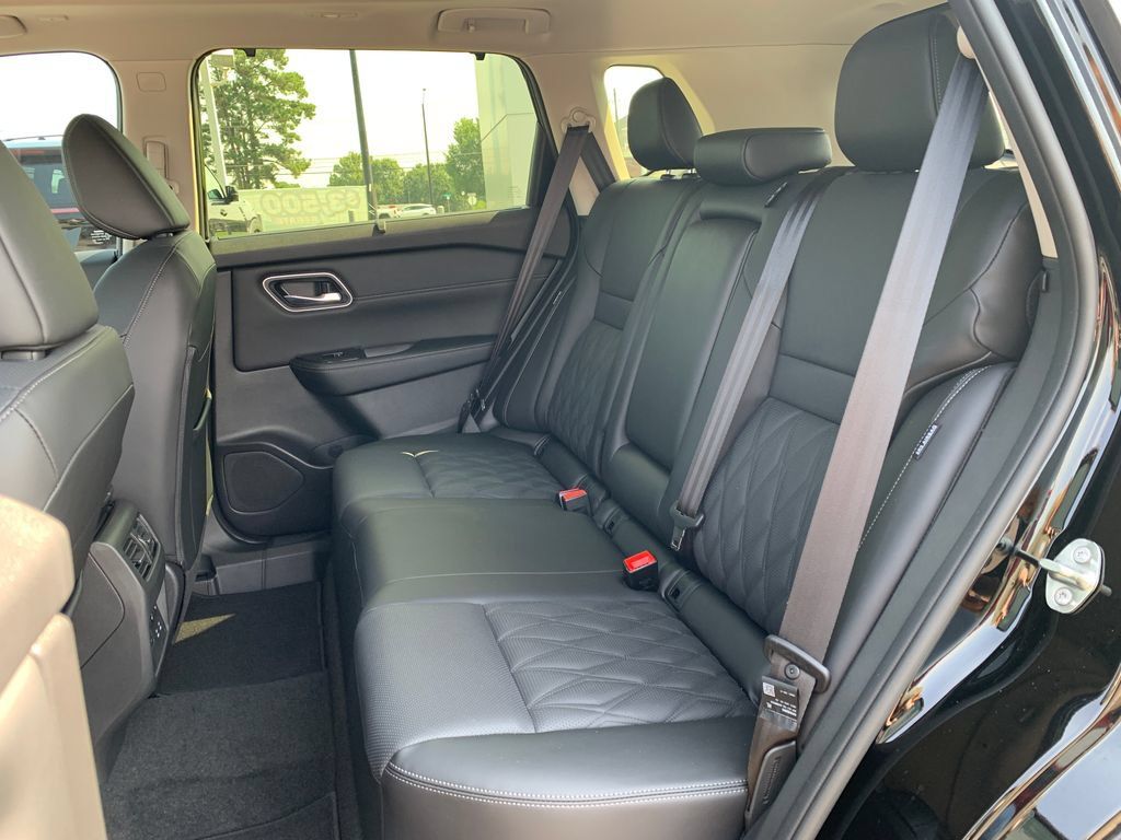 New 2026 Nissan Rogue Platinum w/ Platinum Premium Package AWD/4WD image 26