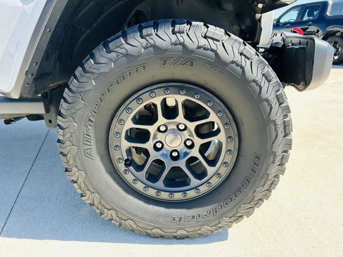 Used 2023 Jeep Wrangler Unlimited Rubicon w/ Xtreme 35 Tire Package image 43
