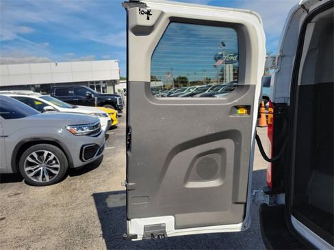 Used 2023 Ford Transit 350 XLT image 6