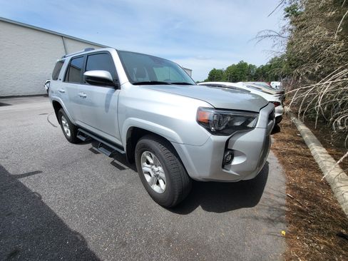 Used 2024 Toyota 4Runner SR5 RWD image 2