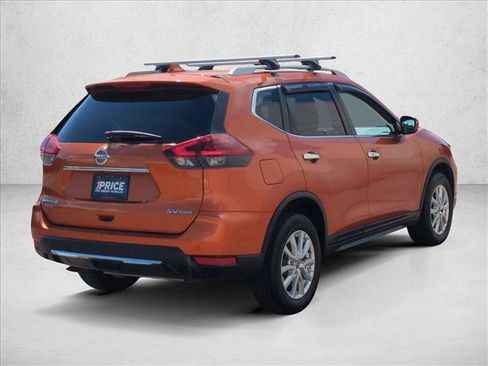 Used 2019 Nissan Rogue SV AWD/4WD image 5