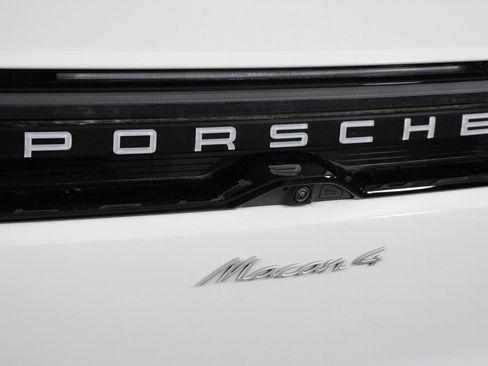 New 2026 Porsche Macan 4 Electric image 22