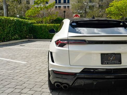 Used 2023 Lamborghini Urus Performante image 24