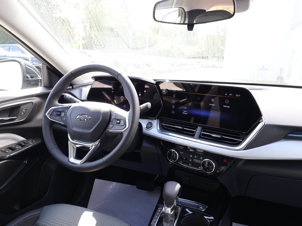 New 2026 Chevrolet Trax LT w/ Driver Confidence Package FWD image 26