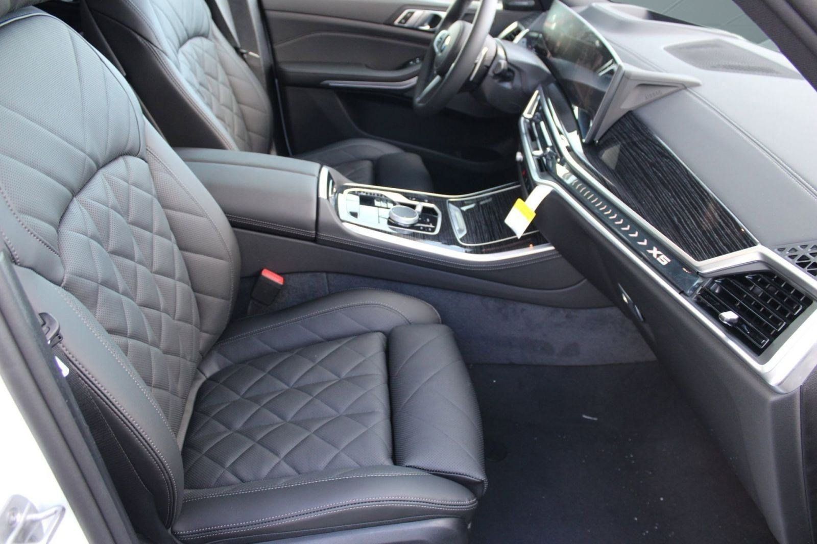 Used 2026 BMW X5 xDrive40i w/ M Sport Package AWD/4WD image 34