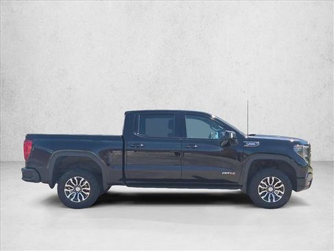 Used 2022 GMC Sierra 1500 AT4 w/ AT4 Preferred Package AWD/4WD image 4