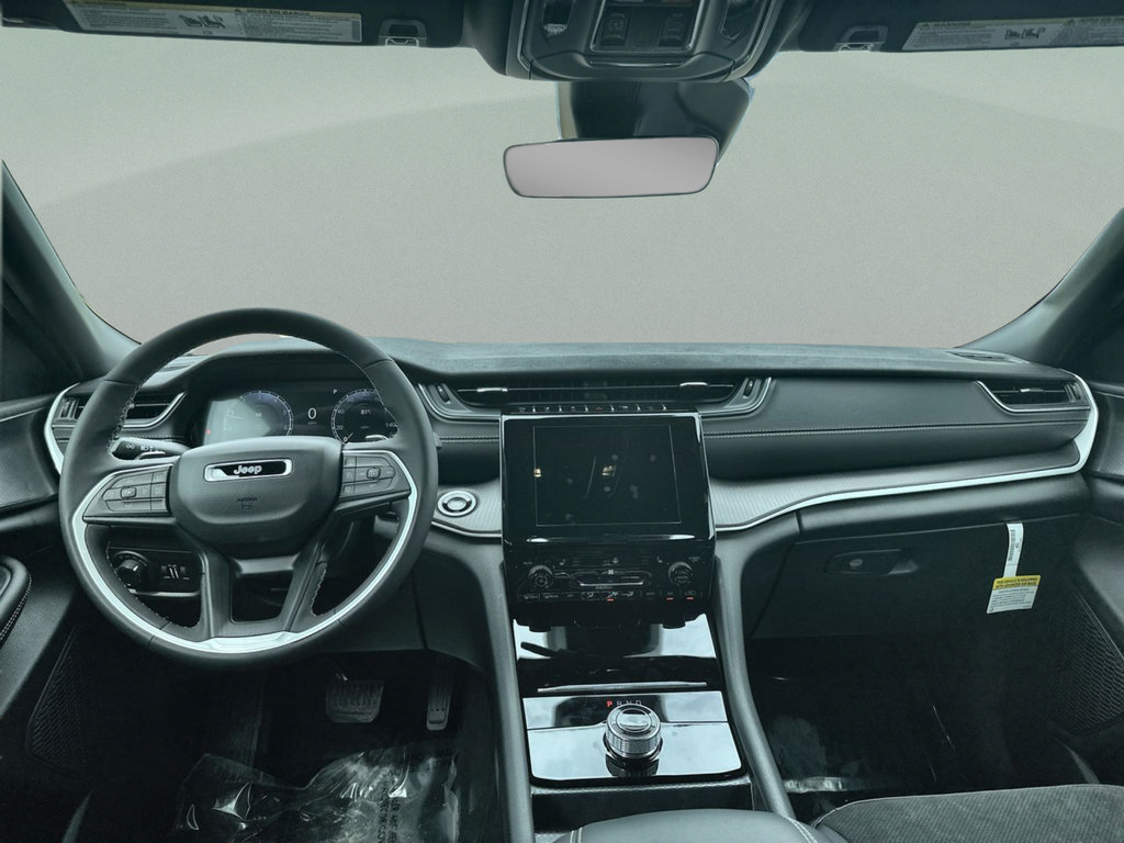 New 2025 Jeep Grand Cherokee Altitude RWD image 33