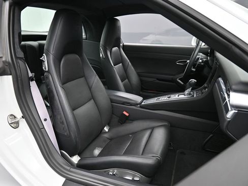 Certified 2019 Porsche 911 Targa 4 image 28