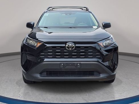 Used 2020 Toyota RAV4 LE AWD/4WD image 3