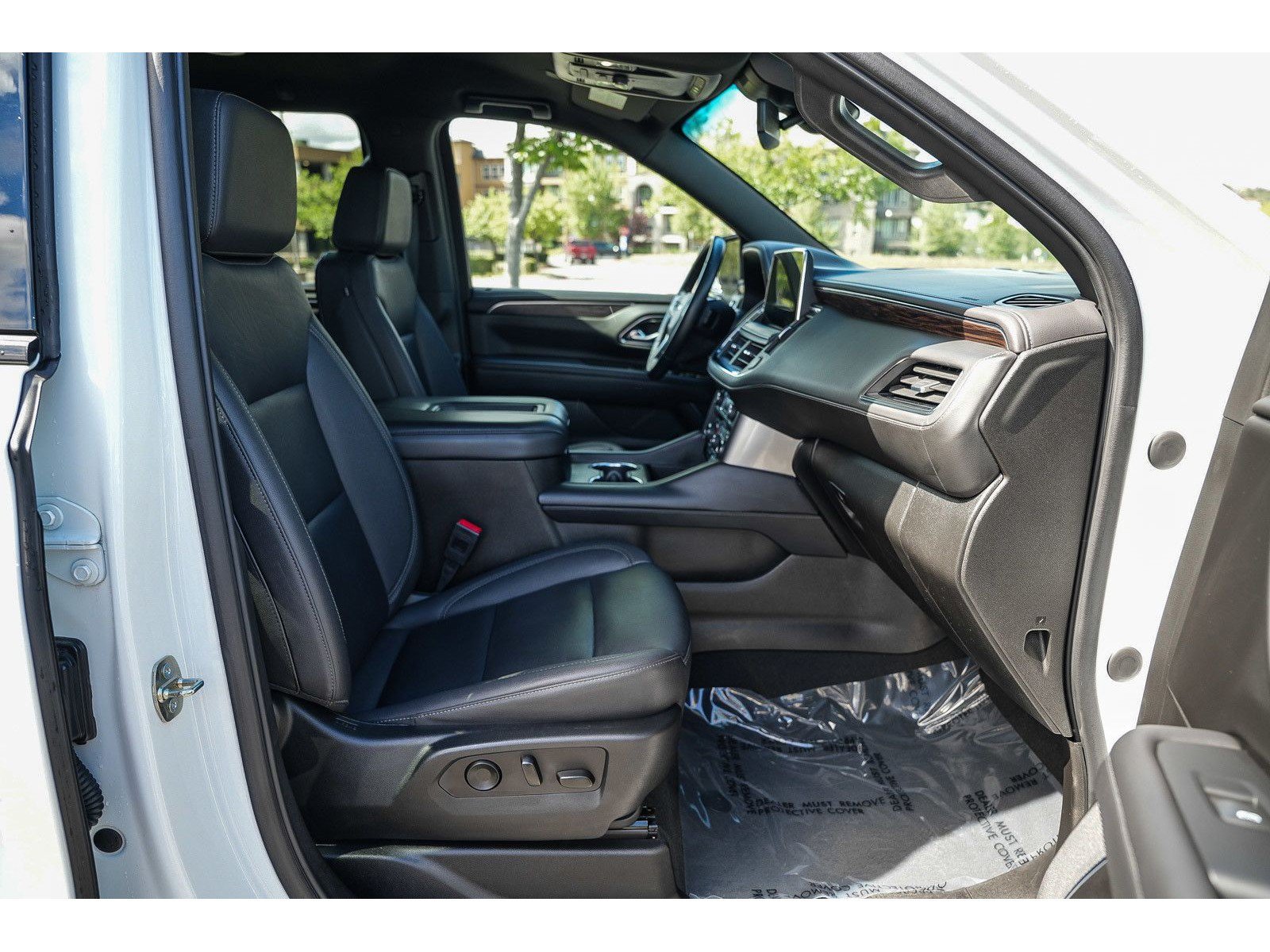 Used 2023 Chevrolet Suburban Z71 AWD/4WD image 15
